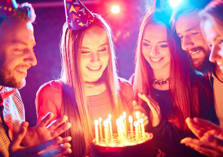 Top 5 Reasons to Hire a Virtual Magician for a Birthday